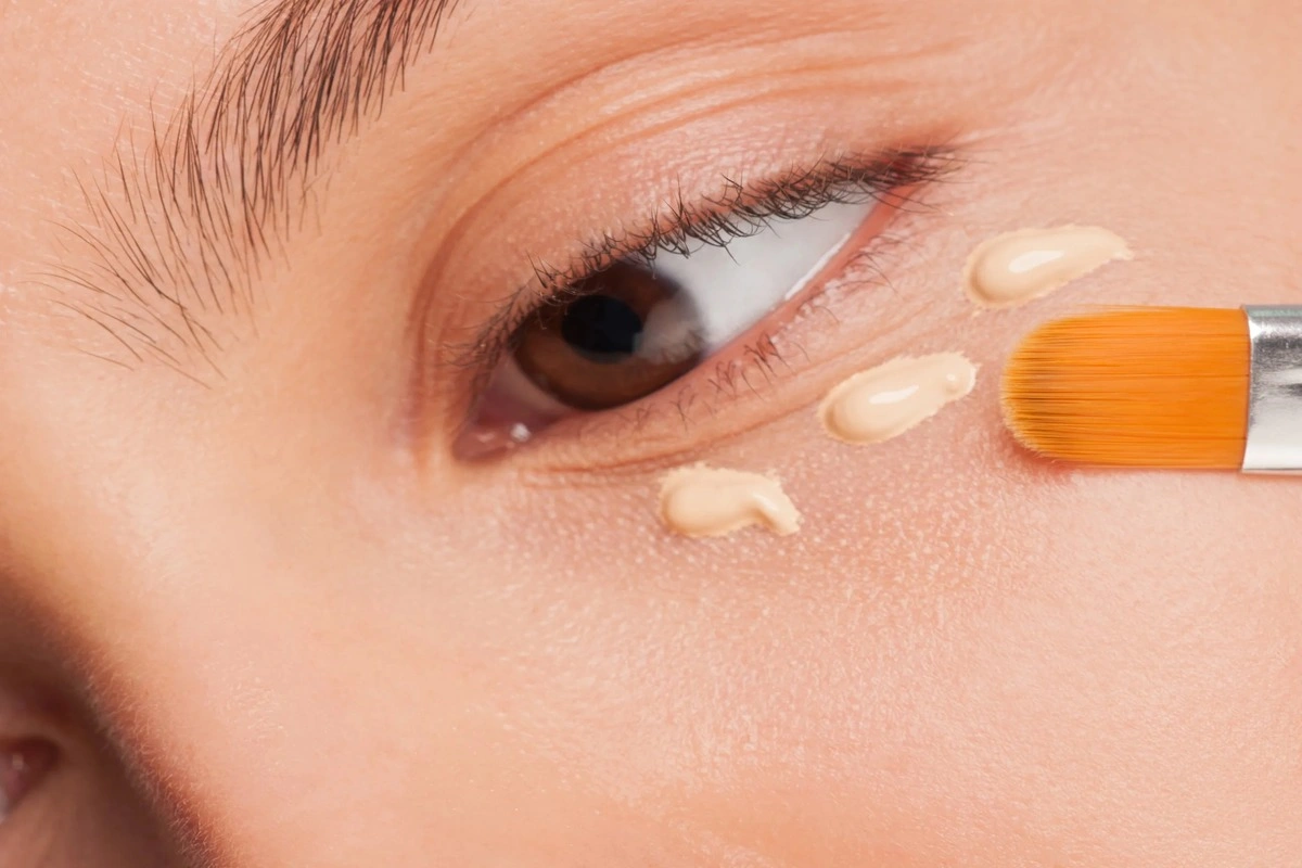 بررسی انواع کانسیلر از نظر رنگ و بافت