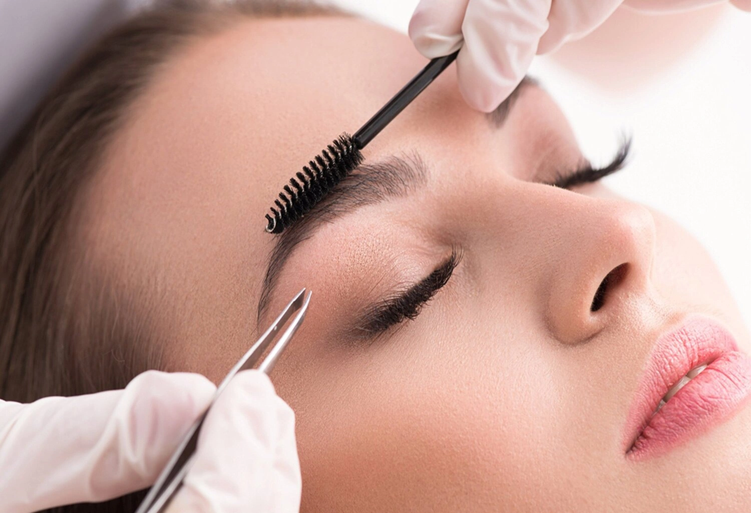 آموزش اکستنشن ابرو | راهی برای زیبایی بیشتر چهره تان